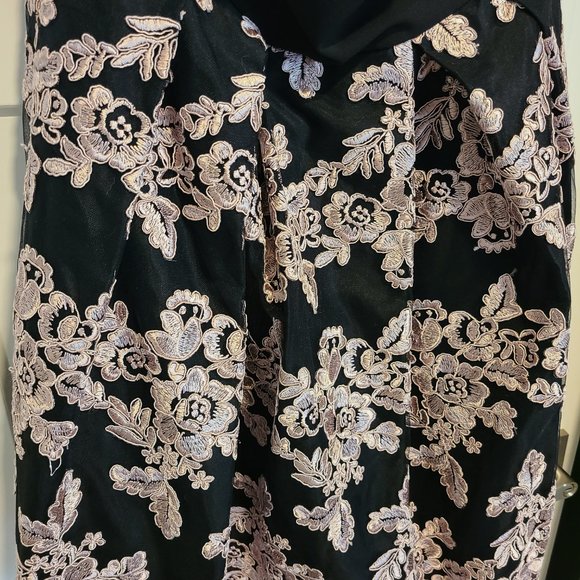 Eliza J Black and White Off-Shoulder Midi Dress - Picture 3 of 4